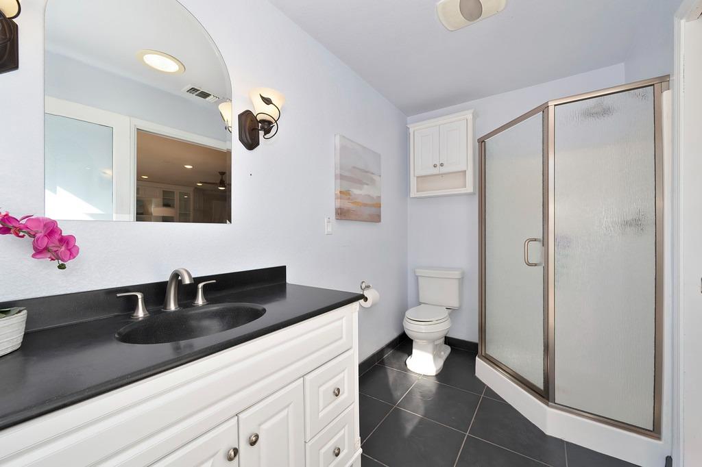 Detail Gallery Image 28 of 92 For 3710 Sutter Hill Ln, Carmichael,  CA 95608 - 4 Beds | 3/1 Baths
