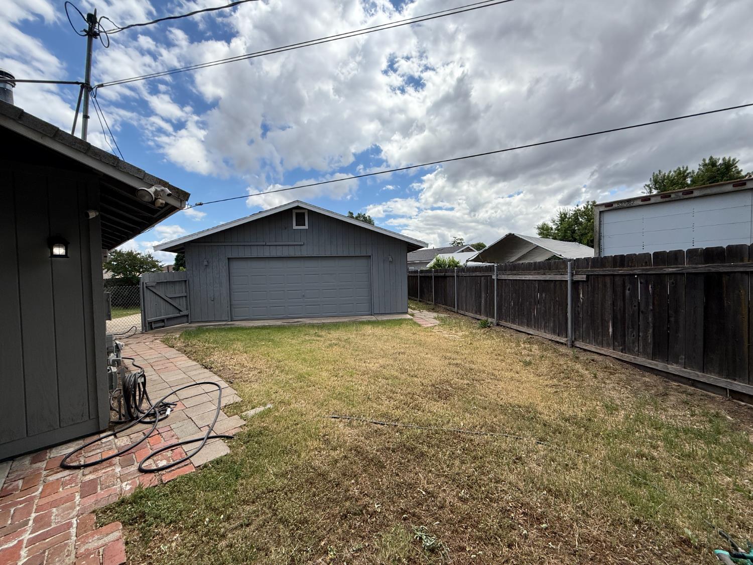 Detail Gallery Image 2 of 7 For 12936 Main St, Waterford,  CA 95386 - 3 Beds | 2 Baths