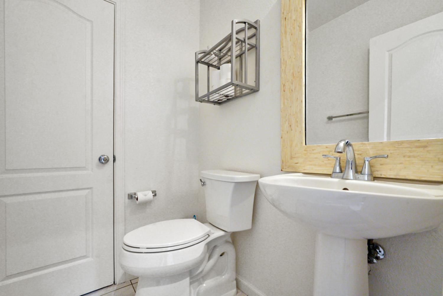 Detail Gallery Image 27 of 36 For 1408 Mendocino Creek Dtive, Patterson,  CA 95363 - 5 Beds | 3/1 Baths