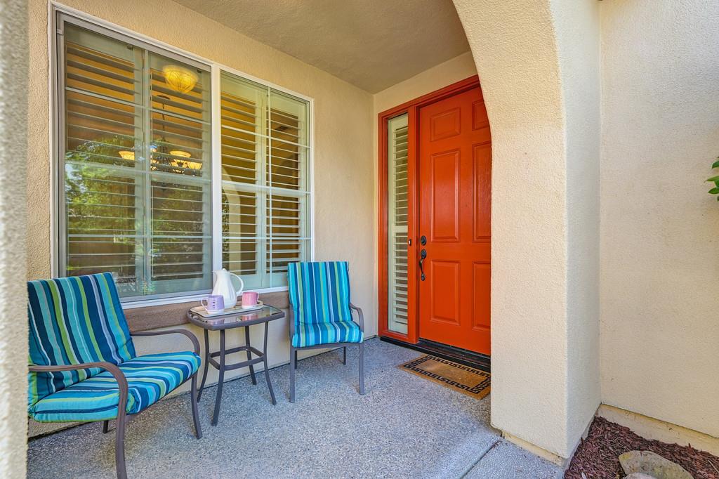 Detail Gallery Image 4 of 99 For 5730 Palmera Ln, Sacramento,  CA 95835 - 2 Beds | 2 Baths