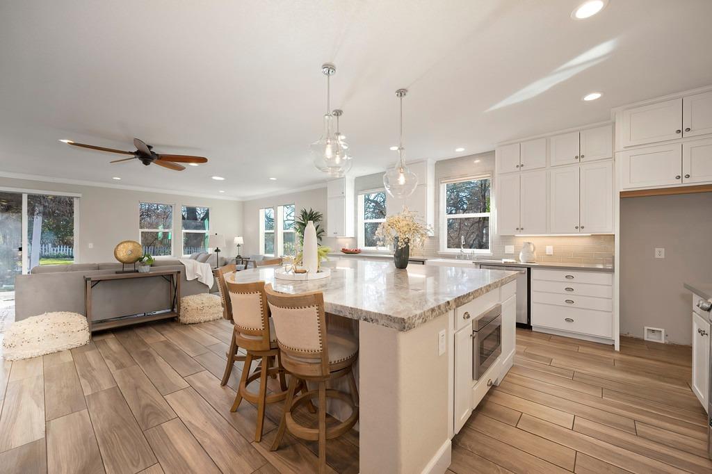 Detail Gallery Image 13 of 92 For 3710 Sutter Hill Ln, Carmichael,  CA 95608 - 4 Beds | 3/1 Baths