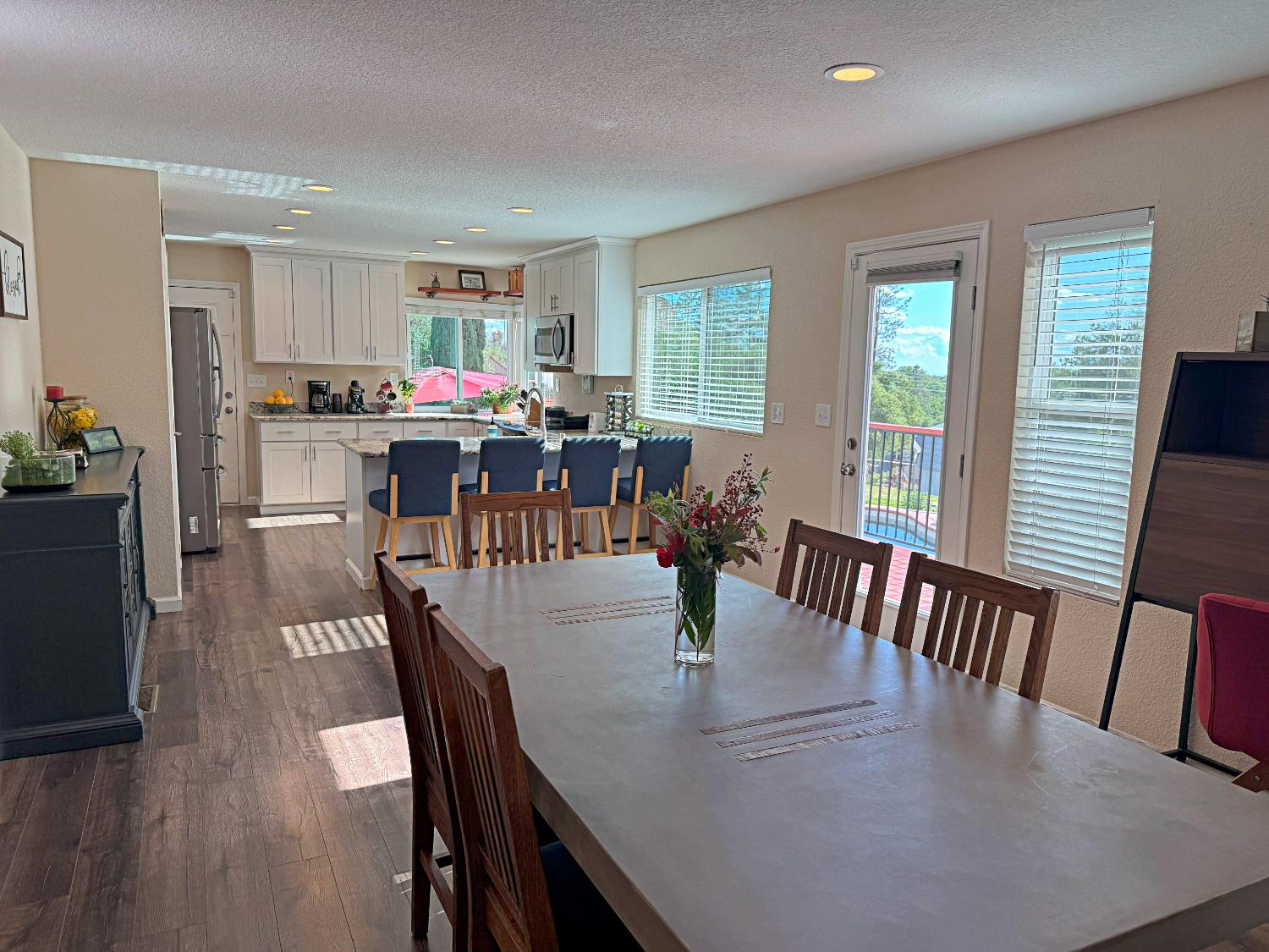 Detail Gallery Image 14 of 47 For 3781 Whispering Pines Ln, Shingle Springs,  CA 95682 - 3 Beds | 2 Baths