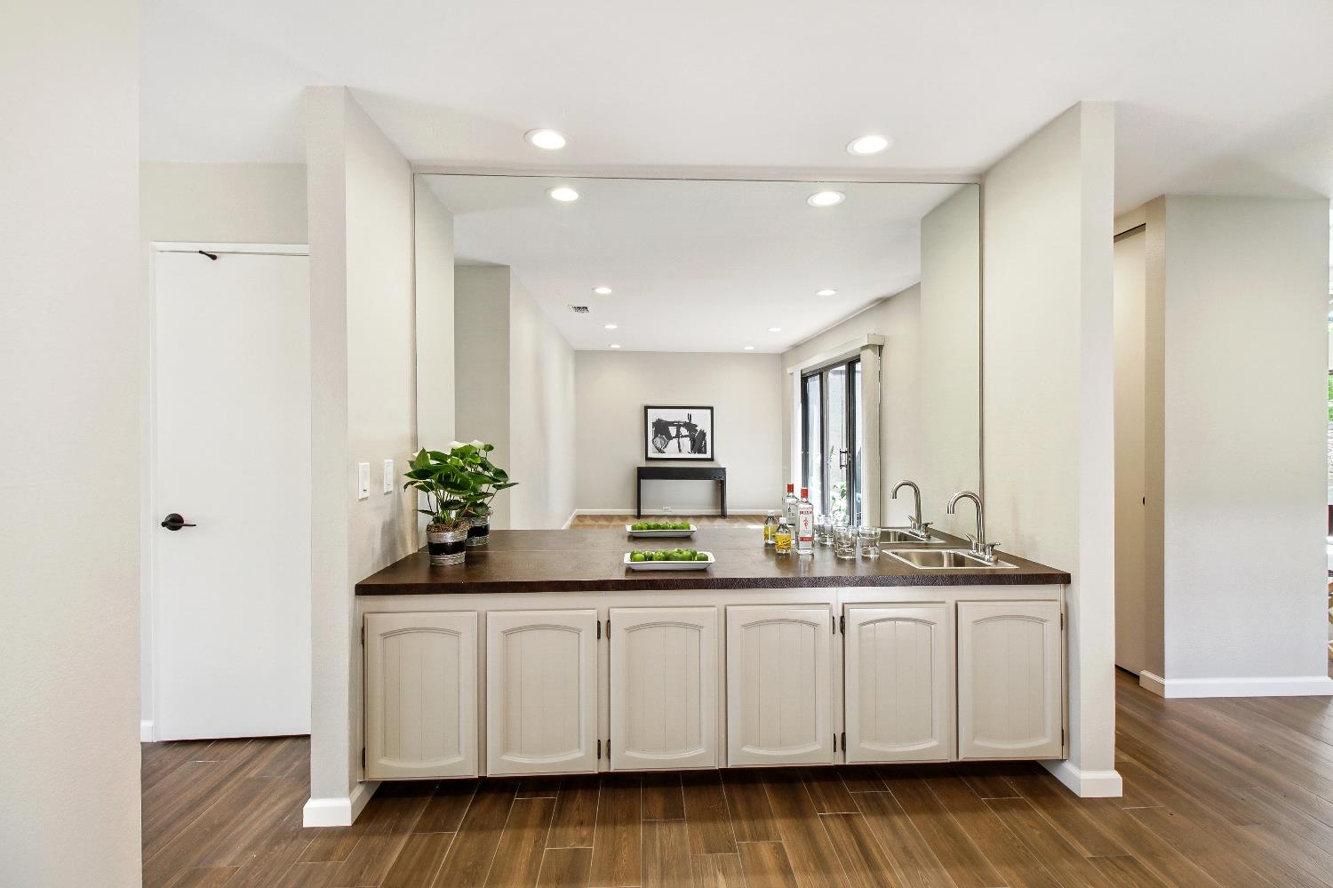 Detail Gallery Image 21 of 59 For 306 East Ranch Rd, Sacramento,  CA 95825 - 2 Beds | 2 Baths