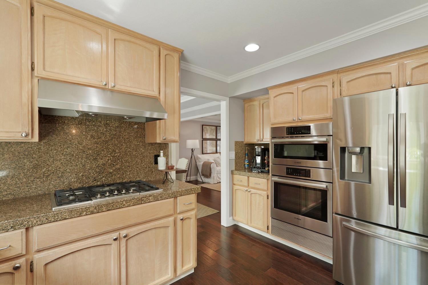 Detail Gallery Image 12 of 50 For 525 Vista Rio Ct, Woodbridge,  CA 95258 - 4 Beds | 3 Baths