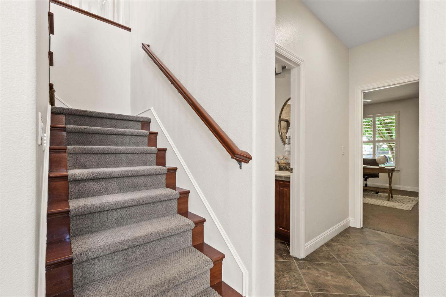 Detail Gallery Image 20 of 56 For 11896 Slate Falls Way, Rancho Cordova,  CA 95742 - 5 Beds | 3 Baths
