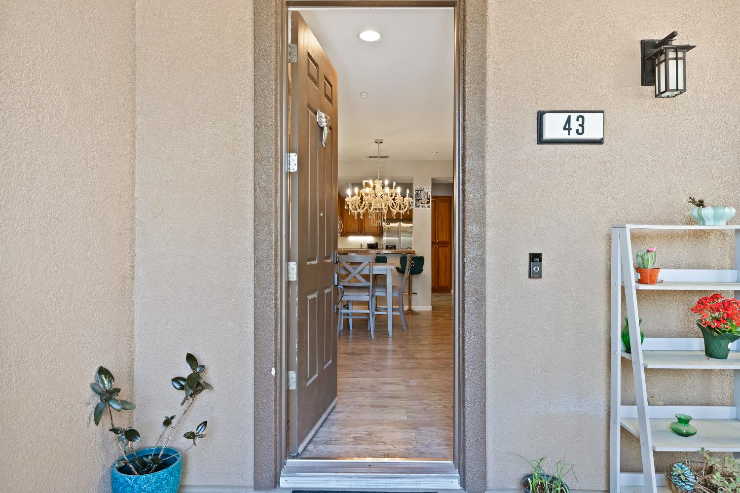 Detail Gallery Image 7 of 44 For 980 Silver Spur Cir #43,  Oakdale,  CA 95361 - 3 Beds | 2/1 Baths