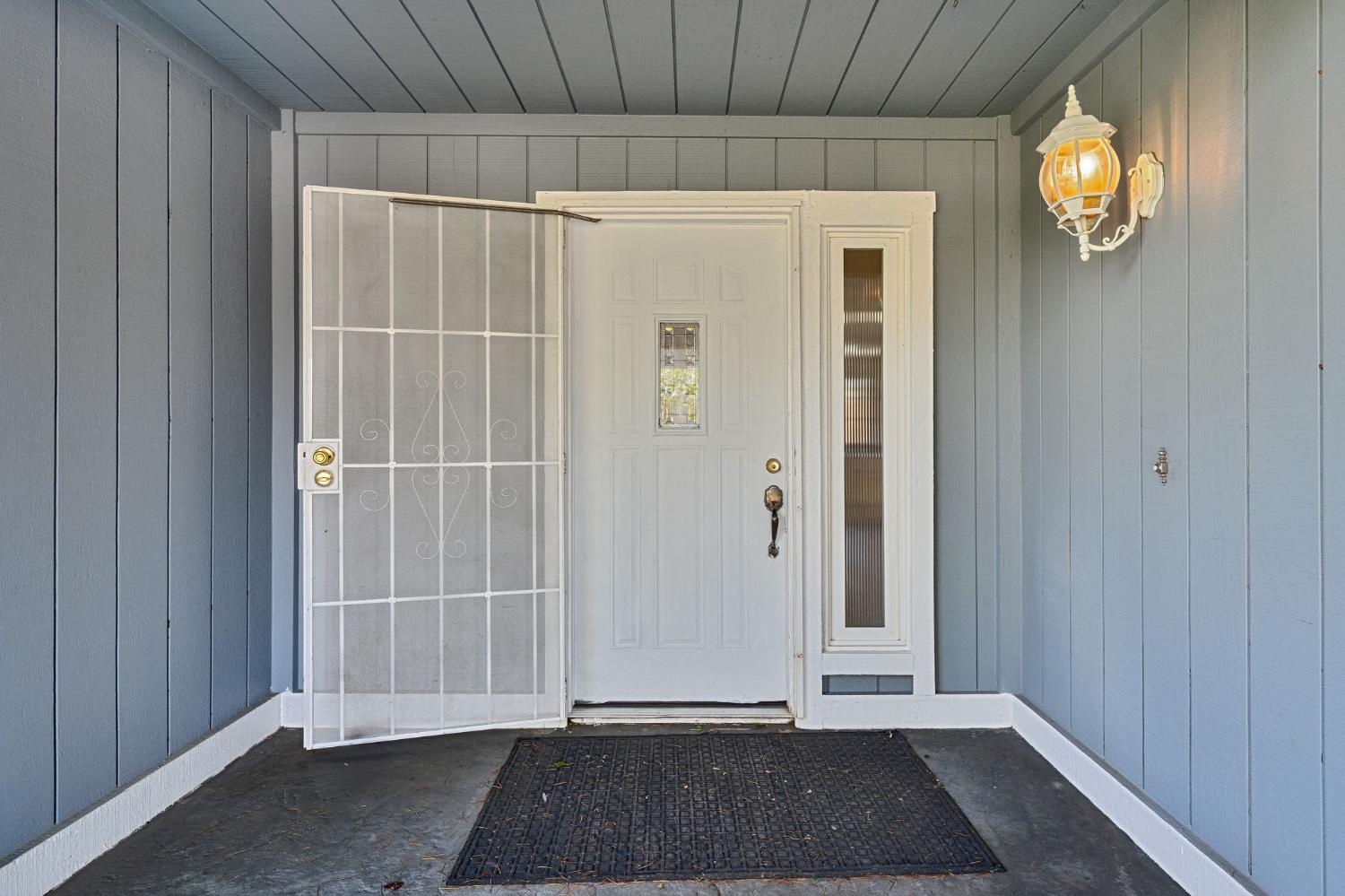 Grey Oak Court, Citrus Heights, California image 2
