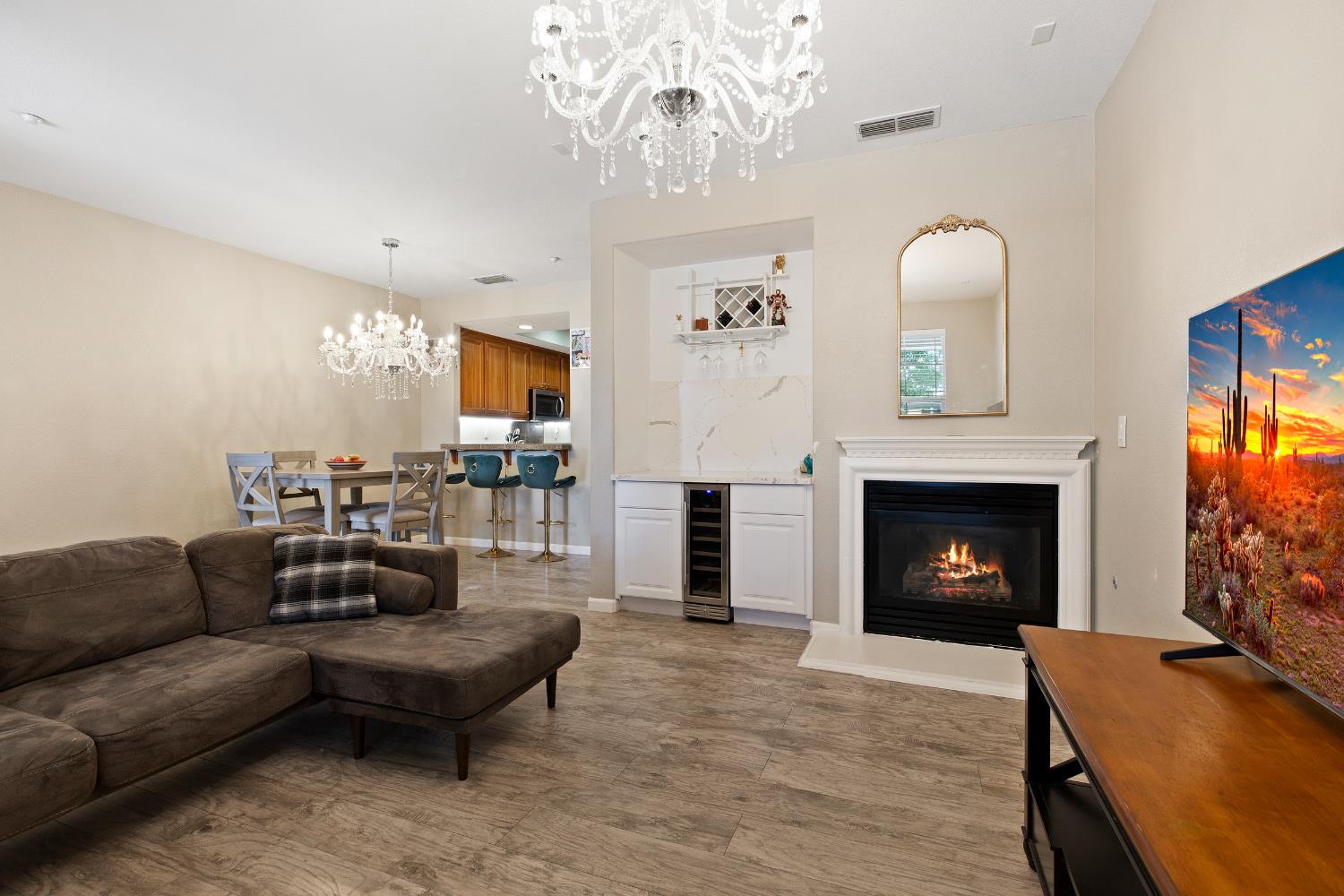Detail Gallery Image 10 of 44 For 980 Silver Spur Cir #43,  Oakdale,  CA 95361 - 3 Beds | 2/1 Baths