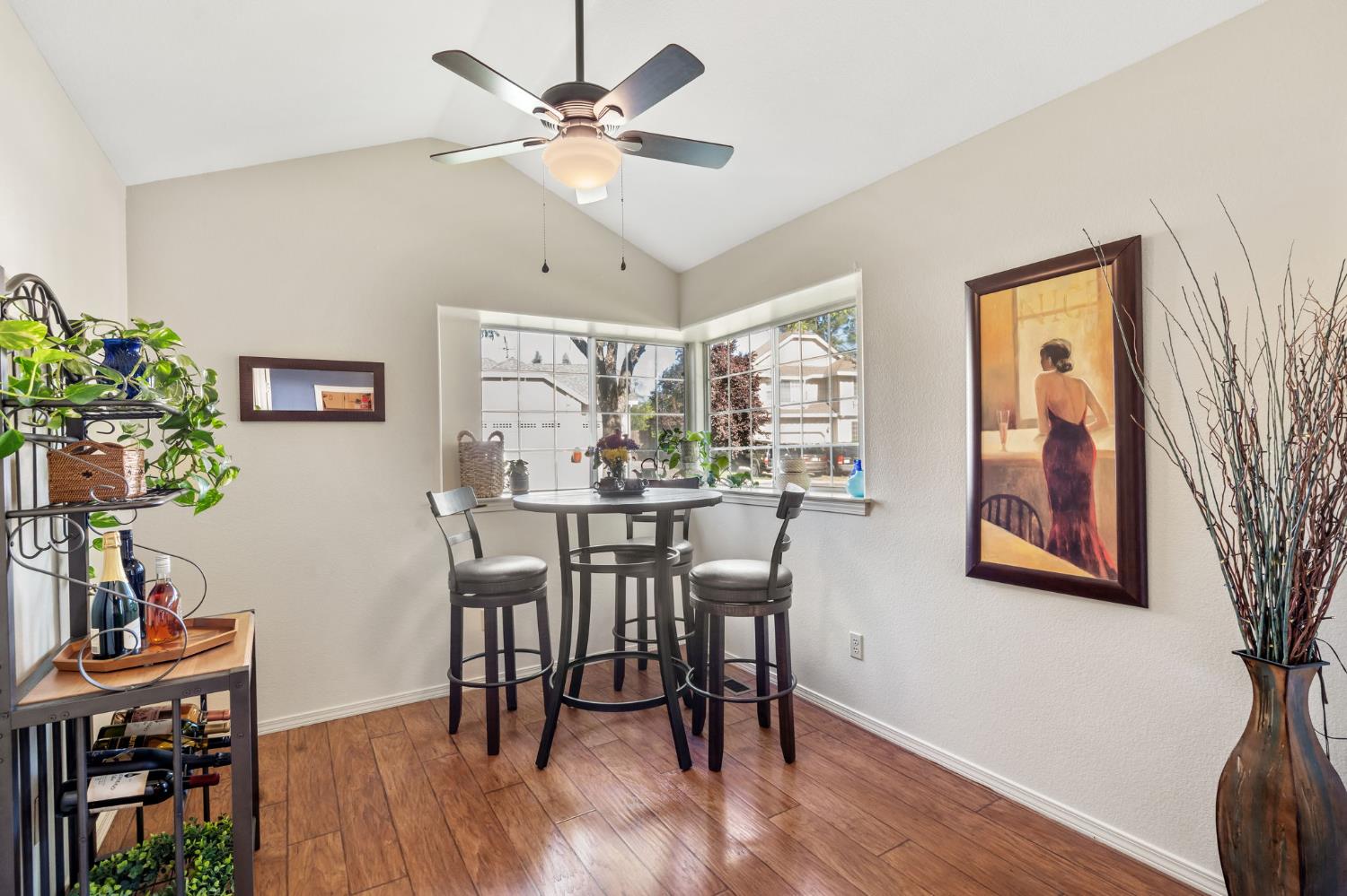 Amber Oaks Court, Fair Oaks, California image 16