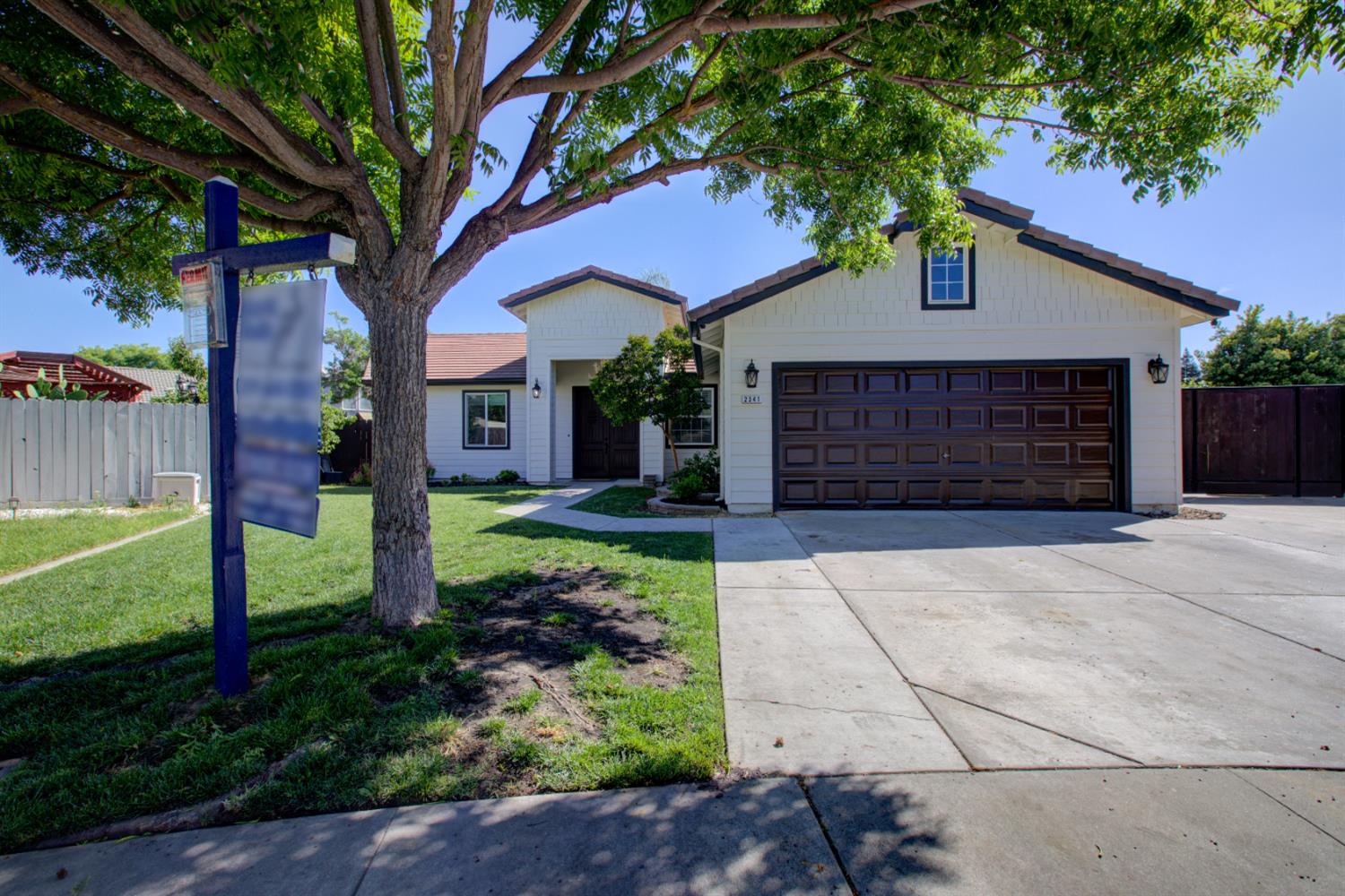 Detail Gallery Image 1 of 49 For 2341 Summersong Ct, Turlock,  CA 95382 - 6 Beds | 3 Baths
