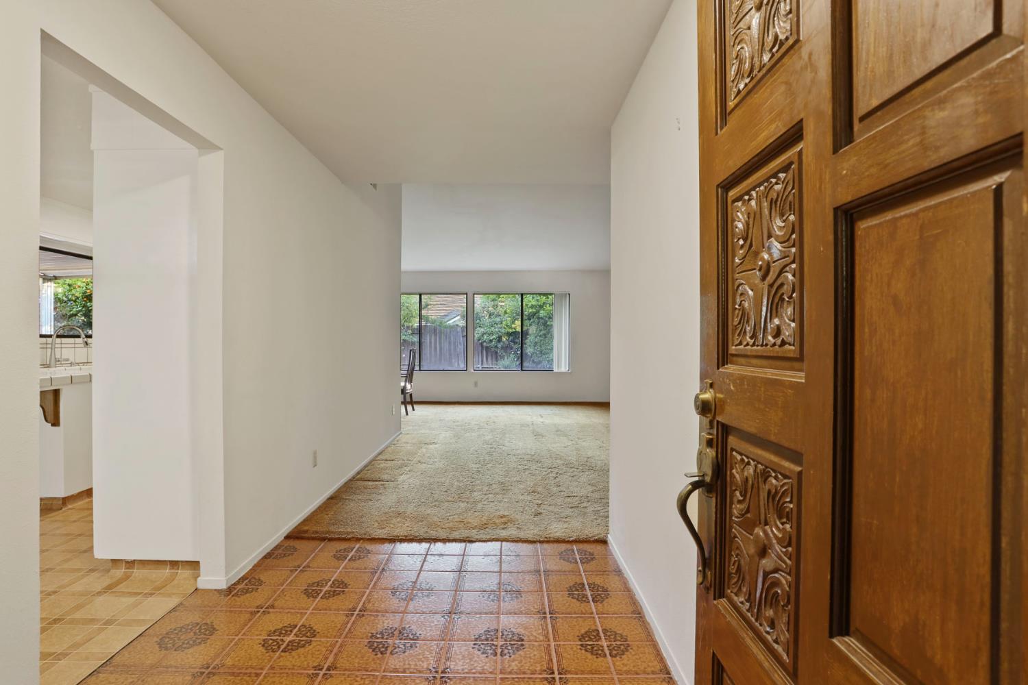 Detail Gallery Image 3 of 19 For 4657 Winding River Cir, Stockton,  CA 95219 - 3 Beds | 2 Baths