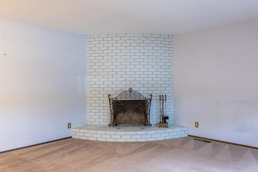 Detail Gallery Image 7 of 46 For 421 Becky Way, Waterford,  CA 95386 - 3 Beds | 2 Baths