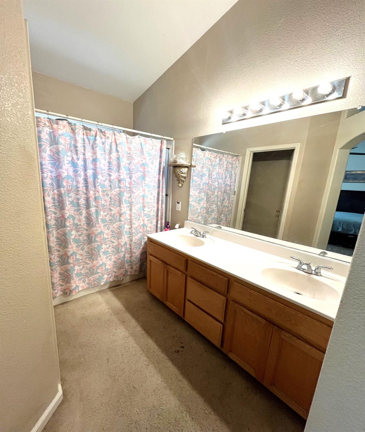 Detail Gallery Image 13 of 17 For 5600 Gateway Dr, Salida,  CA 95368 - 4 Beds | 2 Baths