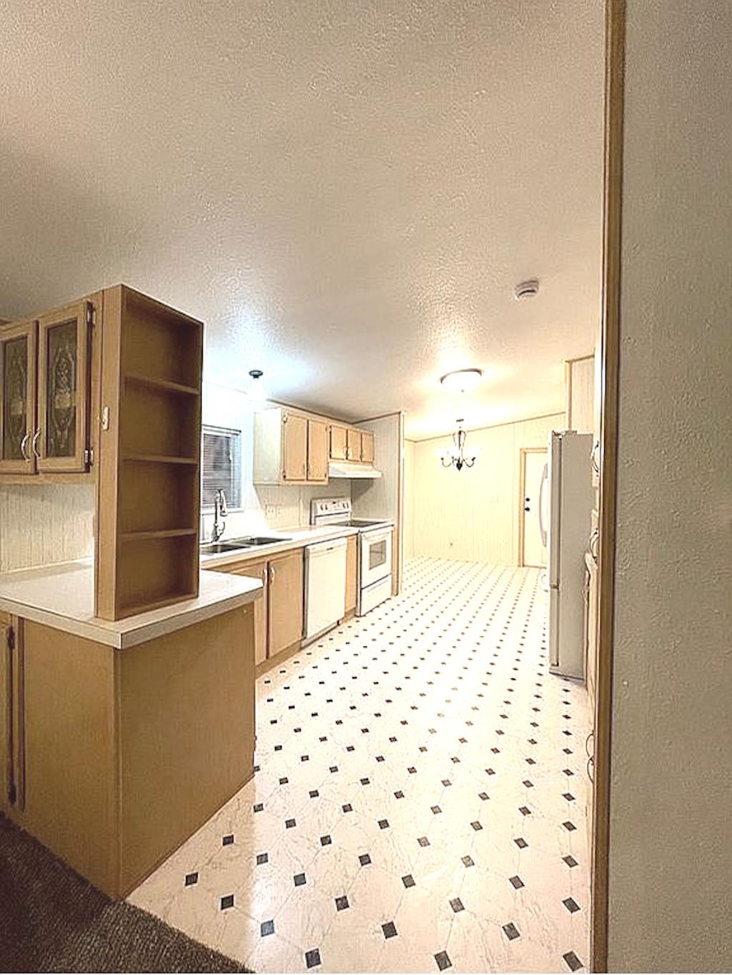 Detail Gallery Image 16 of 27 For 17281 Highway 101 N 4, –,  CA 95567 - 3 Beds | 2 Baths