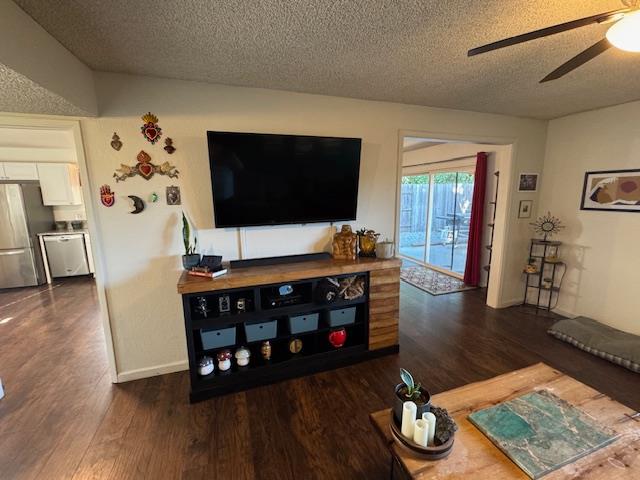 Detail Gallery Image 15 of 23 For 2548 Warrego Way, Sacramento,  CA 95826 - 4 Beds | 2 Baths