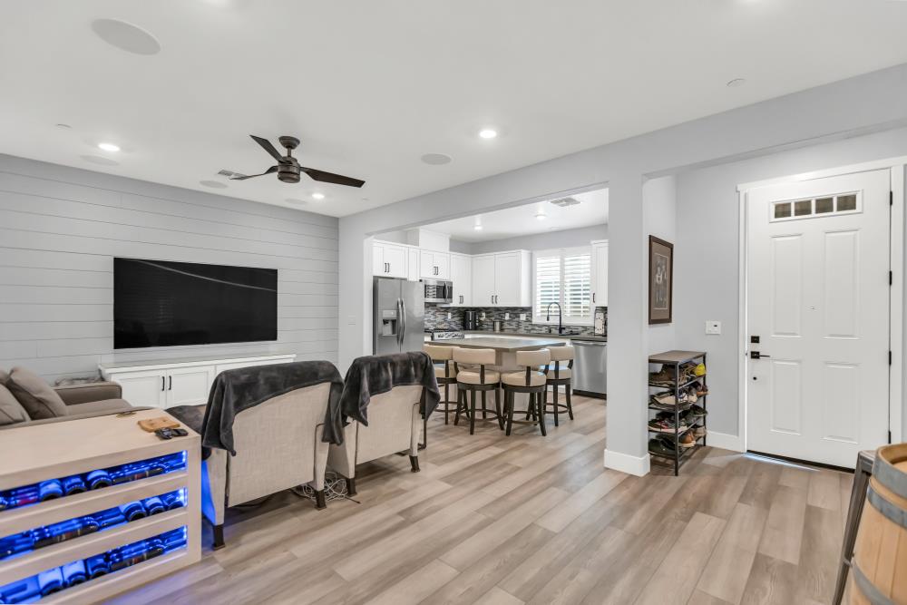 Tanager Court, West Sacramento, California image 9