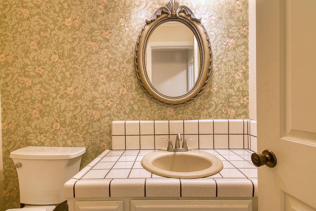 Detail Gallery Image 20 of 41 For 3100 Bridle Path Ln, Modesto,  CA 95356 - 3 Beds | 2/1 Baths