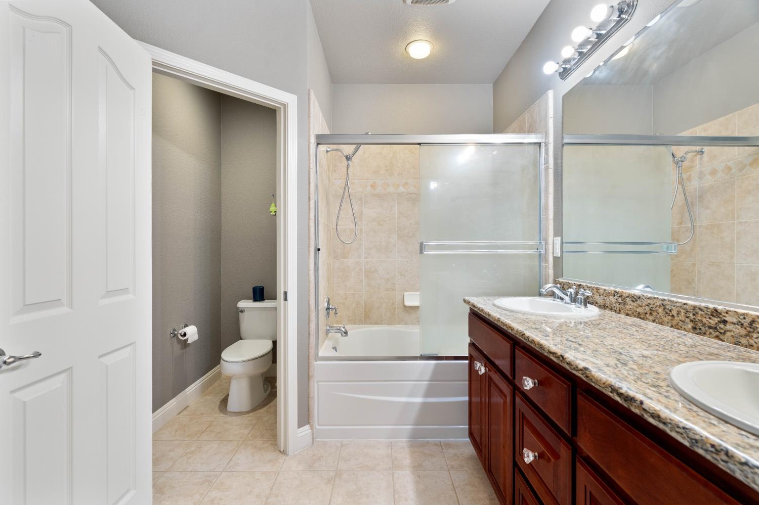 Detail Gallery Image 22 of 36 For 251 Martis Valley Cir, Sacramento,  CA 95835 - 4 Beds | 2/1 Baths