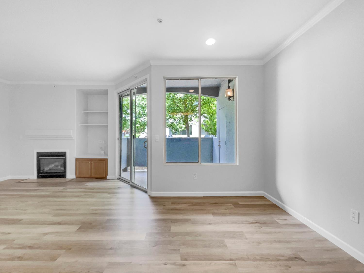 Detail Gallery Image 14 of 20 For 5201 Laguna Oaks Dr #5,  Elk Grove,  CA 95758 - 1 Beds | 1 Baths