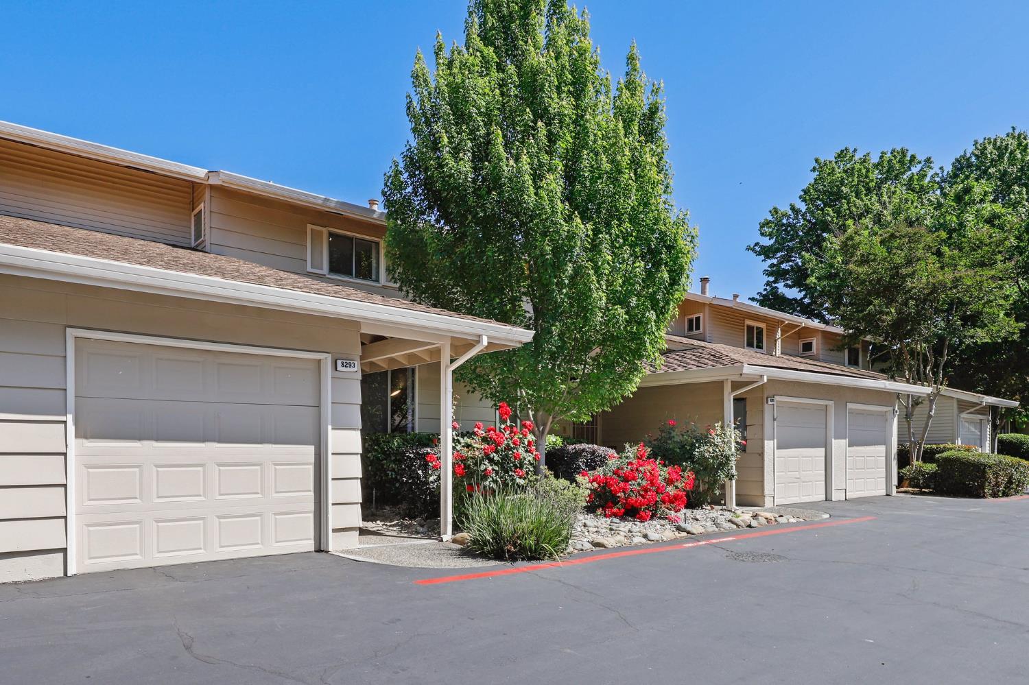 La Riviera Drive, Sacramento, California image 34