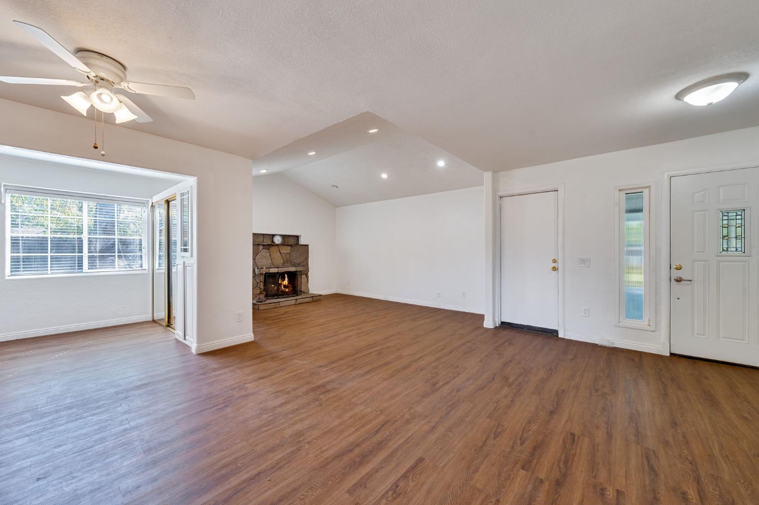 Grey Oak Court, Citrus Heights, California image 4