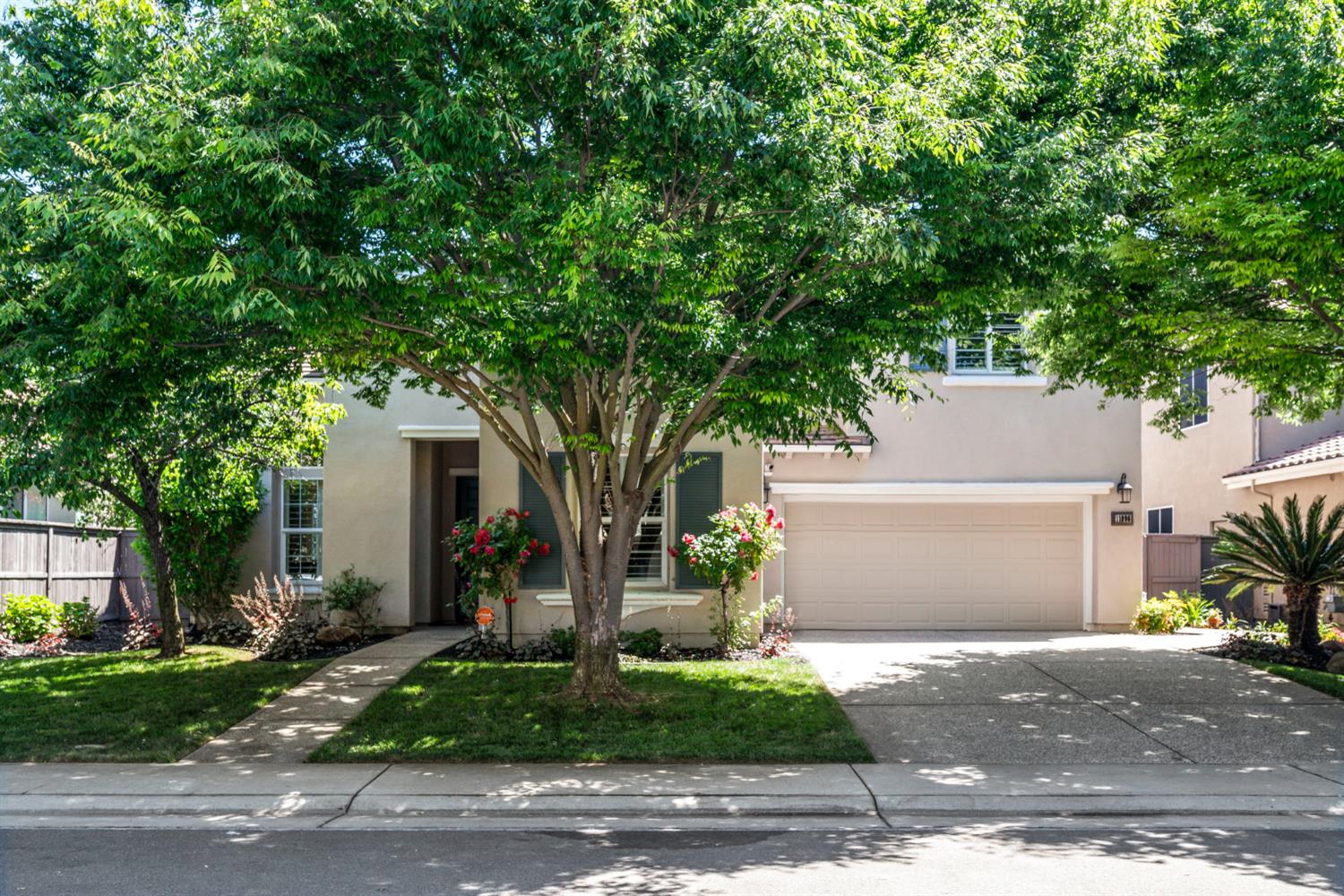 Detail Gallery Image 3 of 56 For 11896 Slate Falls Way, Rancho Cordova,  CA 95742 - 5 Beds | 3 Baths