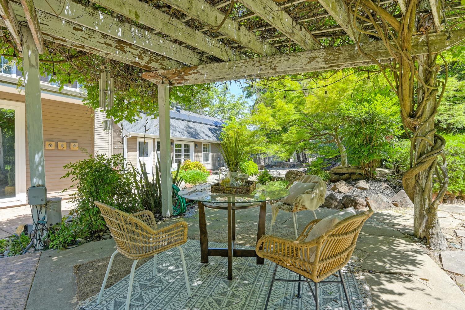 Detail Gallery Image 76 of 92 For 3710 Sutter Hill Ln, Carmichael,  CA 95608 - 4 Beds | 3/1 Baths