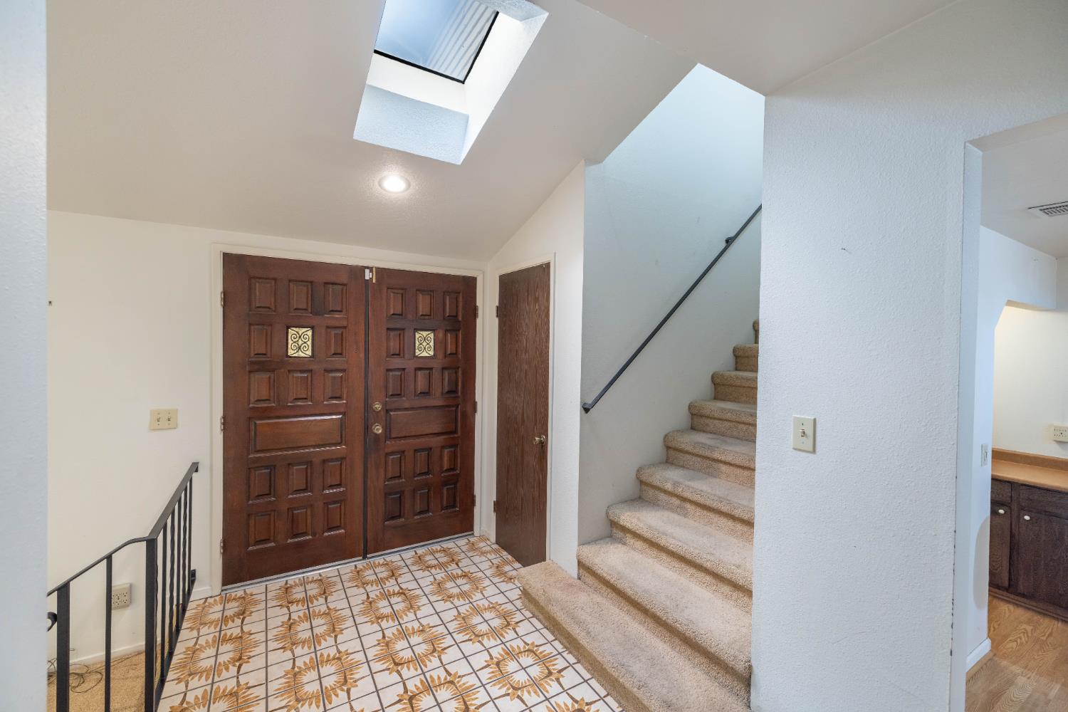 Detail Gallery Image 7 of 52 For 1917 Santa Fe Dr, Stockton,  CA 95209 - 4 Beds | 3 Baths