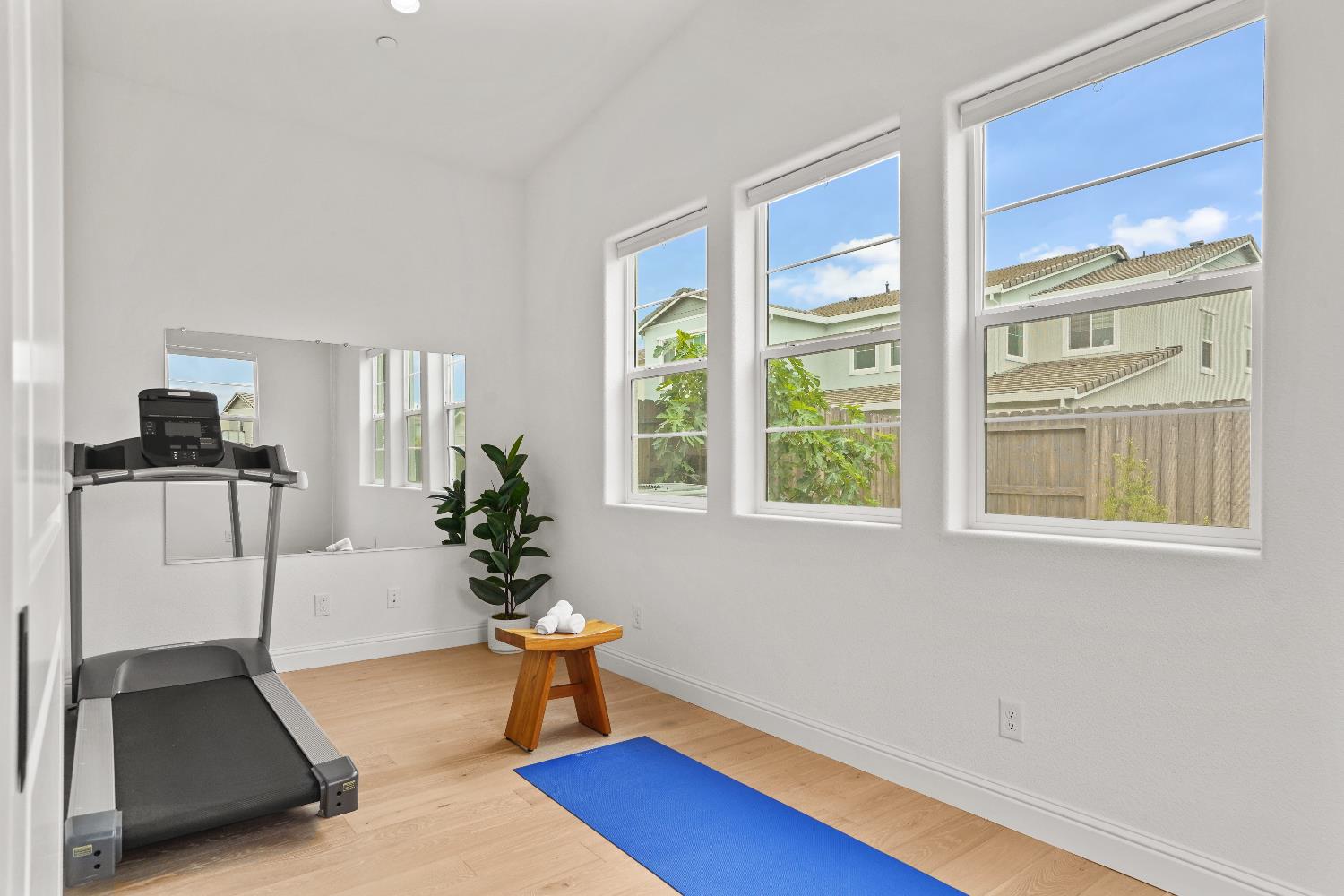 Detail Gallery Image 36 of 71 For 12840 Pier View Way, Rancho Cordova,  CA 95742 - 4 Beds | 3/1 Baths