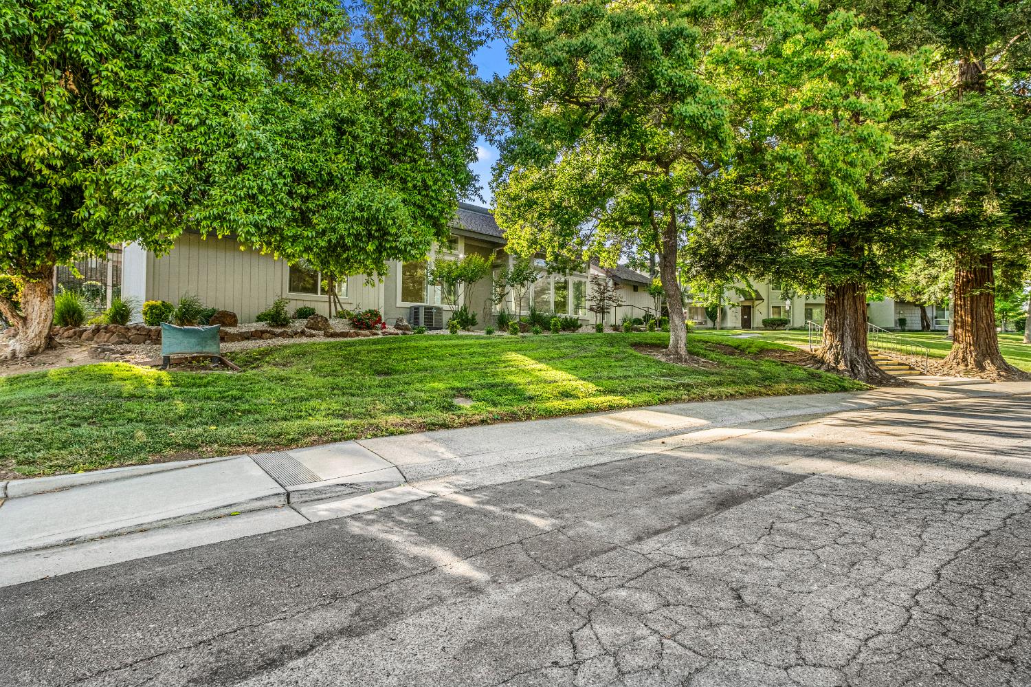 Holly Spring Court, Citrus Heights, California image 43