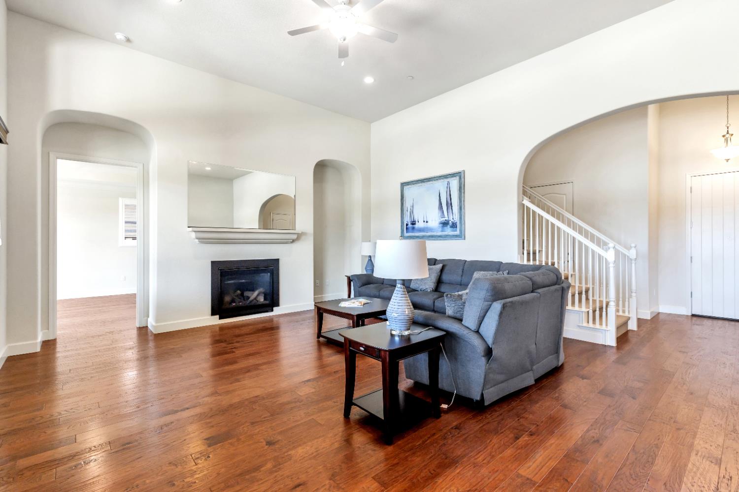 Detail Gallery Image 6 of 41 For 1587 Como Dr, Manteca,  CA 95337 - 3 Beds | 3/1 Baths