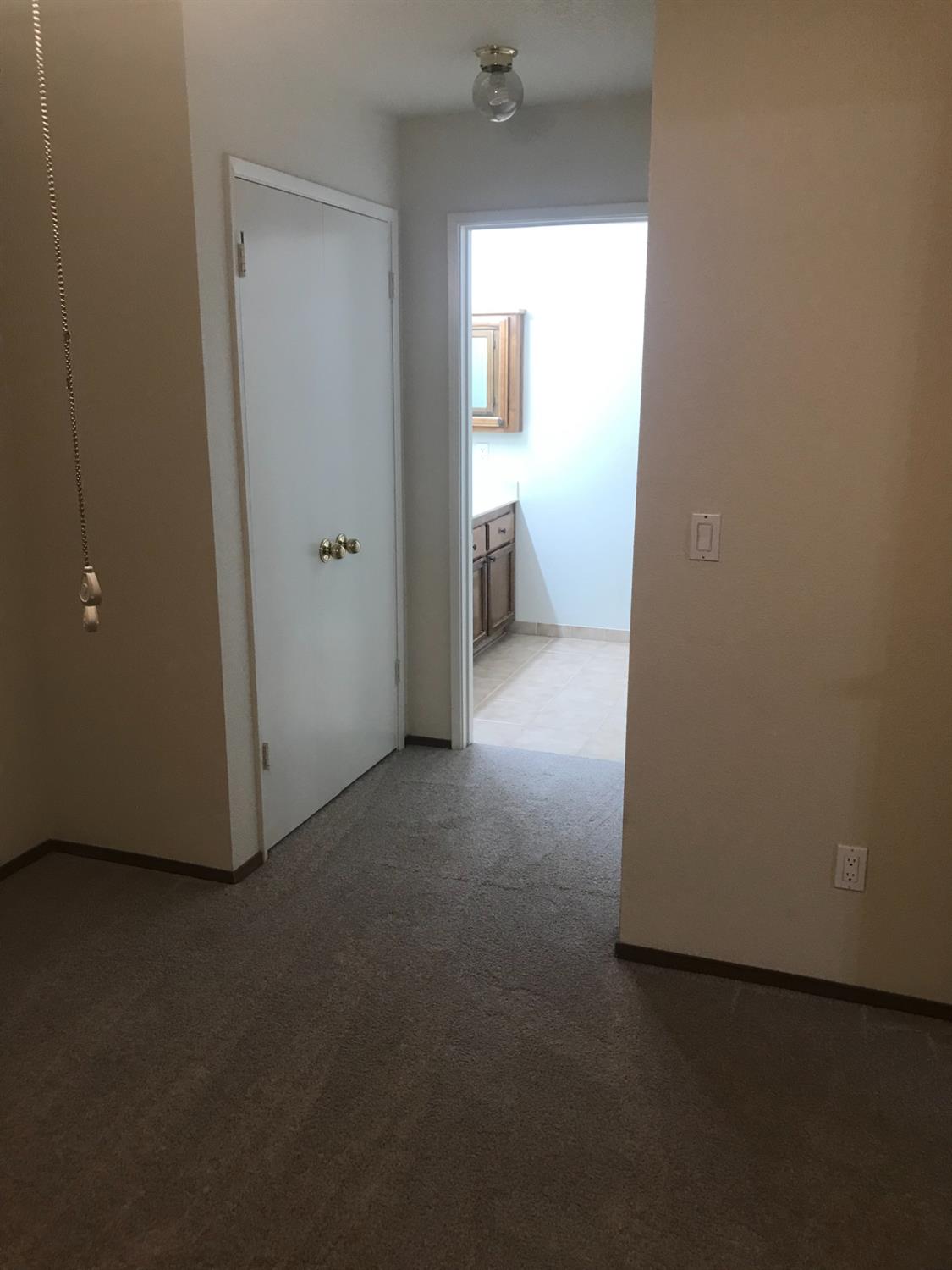 Detail Gallery Image 12 of 21 For 1112 N Cedar Creek Dr #1,  Modesto,  CA 95355 - 2 Beds | 2 Baths