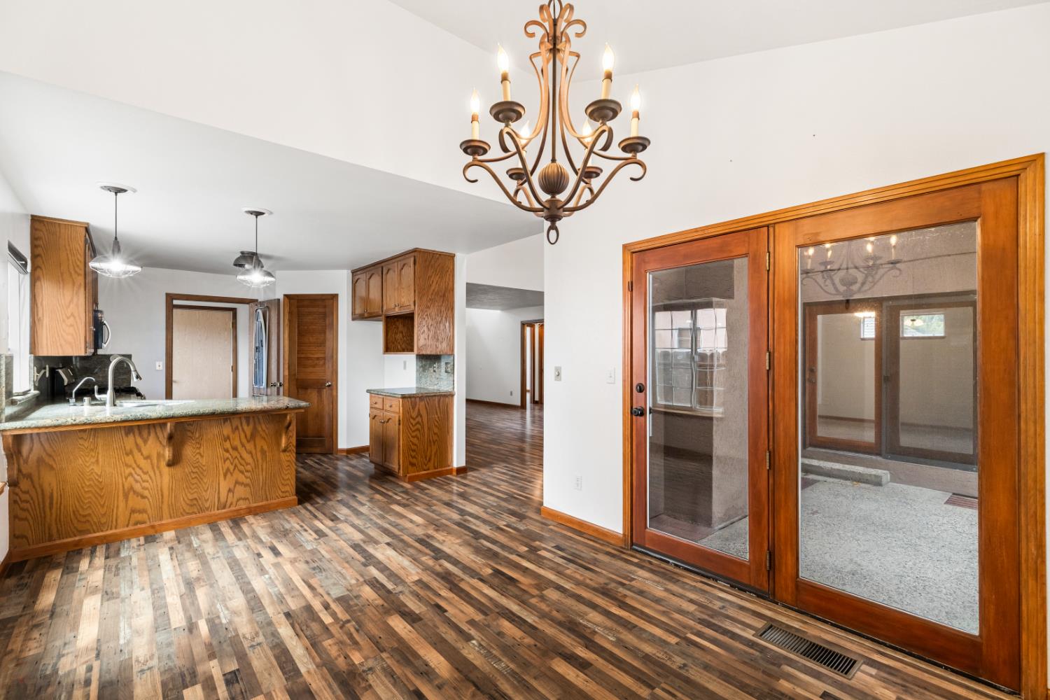 Detail Gallery Image 22 of 69 For 839 Cobblestone, Ripon,  CA 95366 - 4 Beds | 3 Baths