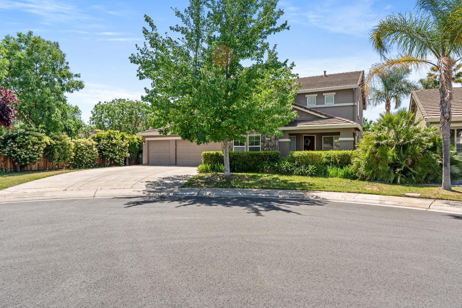 Brabant Court, Elk Grove, California image 2