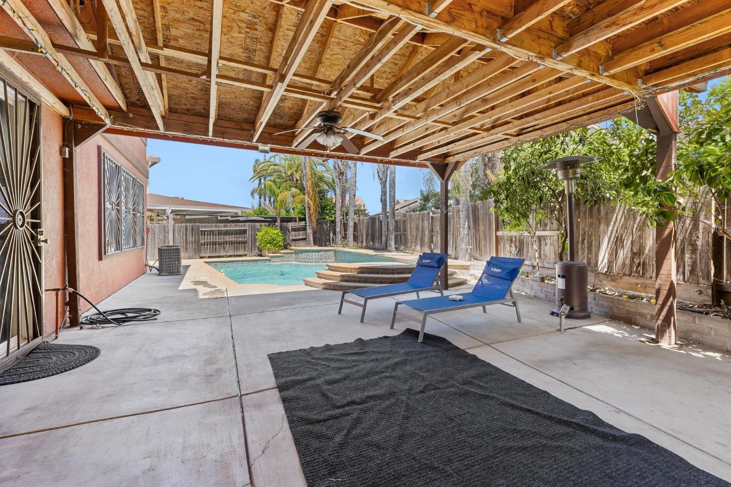 Massimo Circle, Stockton, California image 36