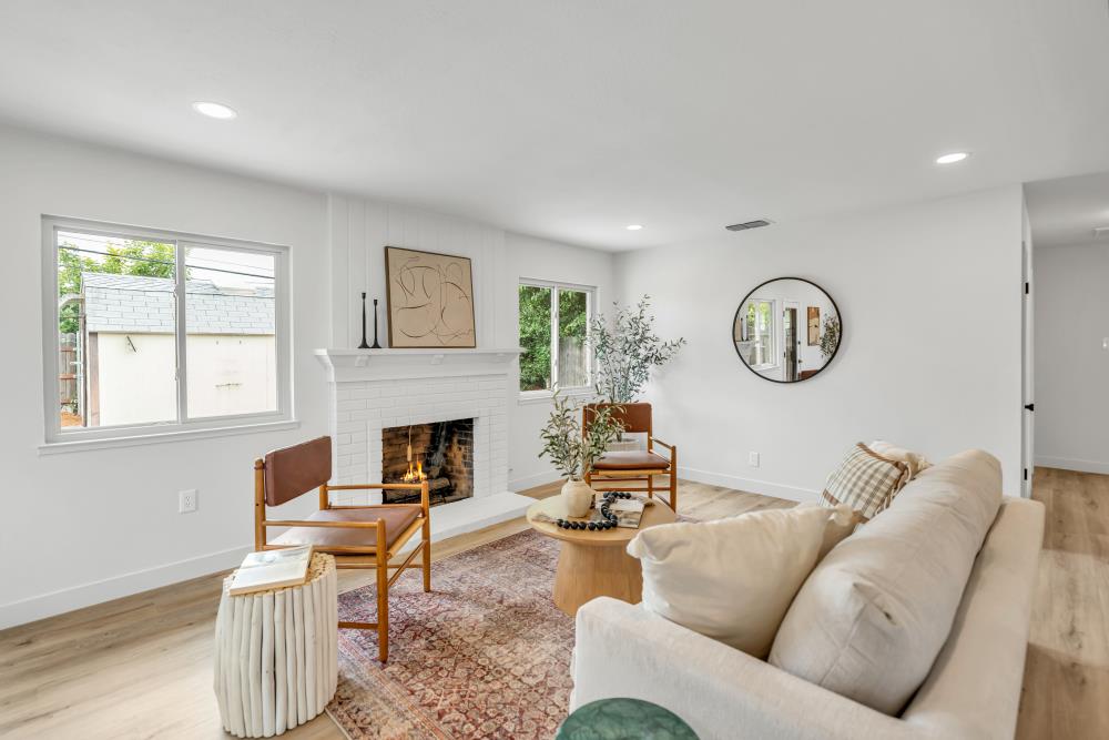 Detail Gallery Image 6 of 26 For 3805 Lankershim Way, North Highlands,  CA 95660 - 3 Beds | 2 Baths