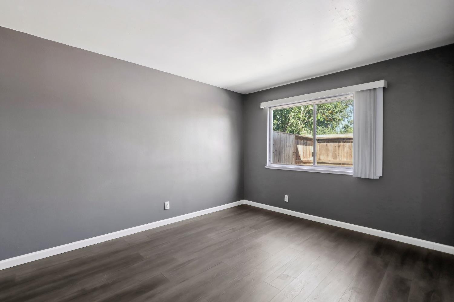 La Riviera Drive, Sacramento, California image 19