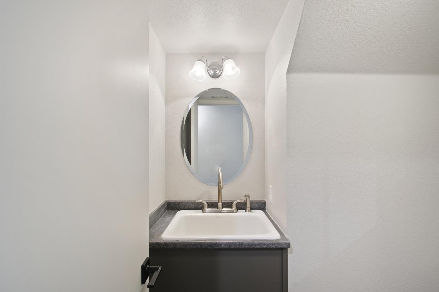 Detail Gallery Image 12 of 27 For 1243 Windham Ct, Tracy,  CA 95377 - 3 Beds | 2/1 Baths