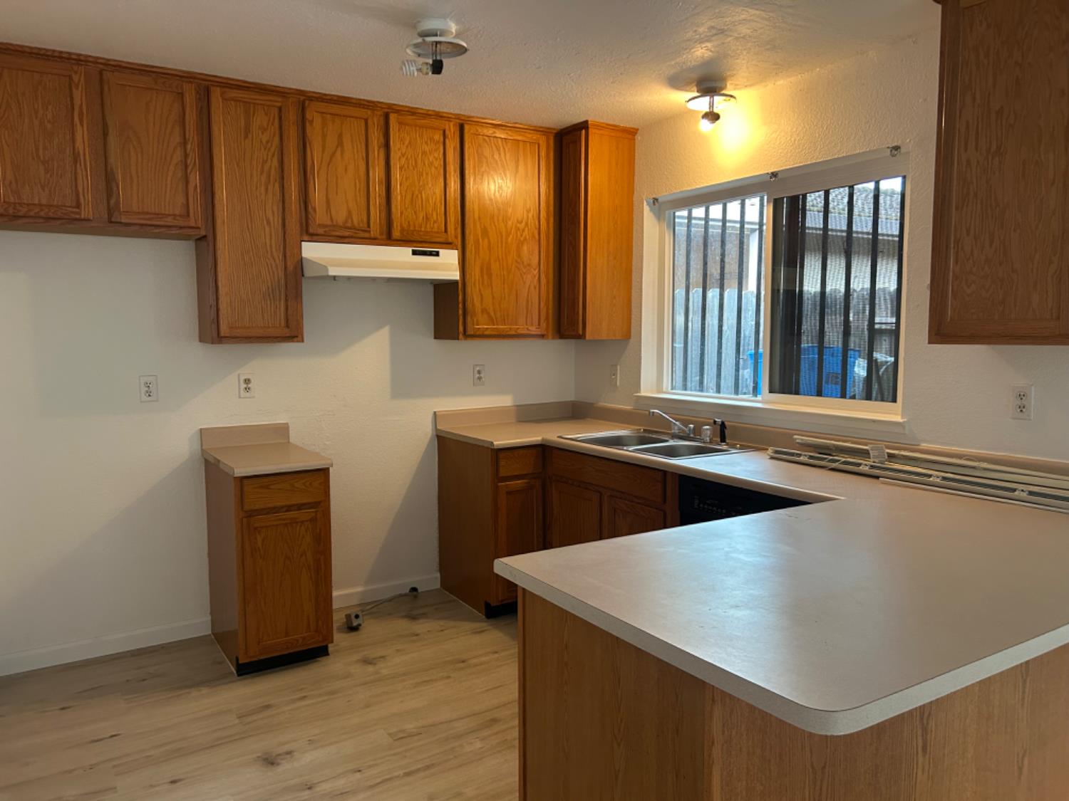 Detail Gallery Image 8 of 17 For 7019 Village Green Dr #103,  Stockton,  CA 95210 - 2 Beds | 2 Baths