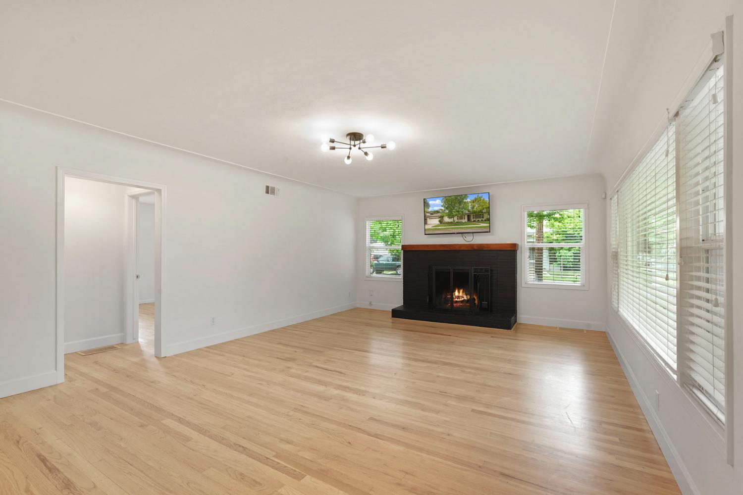 Detail Gallery Image 11 of 49 For 205 S Crescent Ave, Lodi,  CA 95240 - 3 Beds | 2 Baths