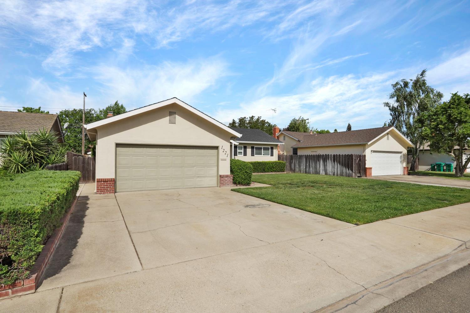 S Fairmont Avenue, Lodi, California image 37