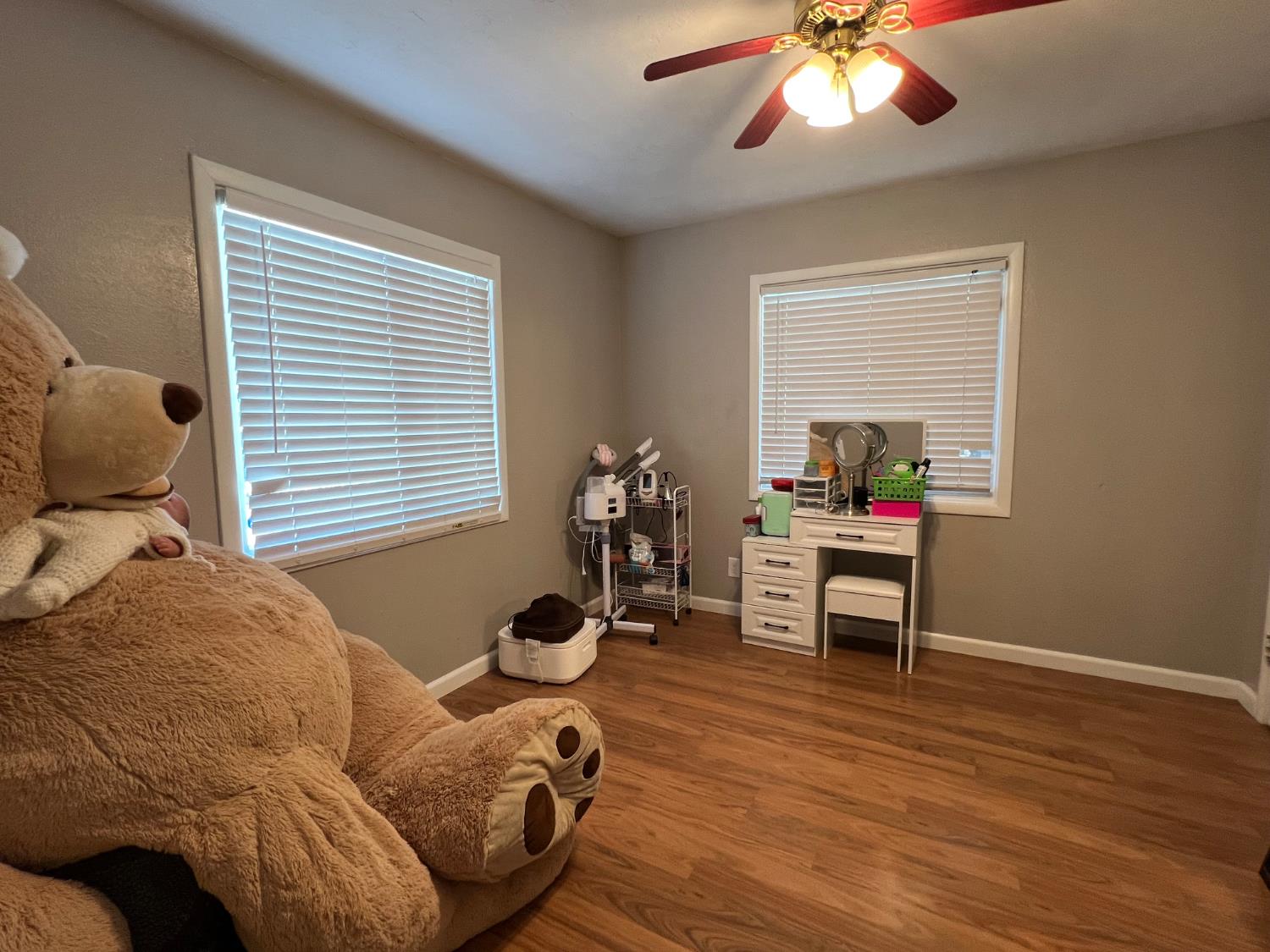 Detail Gallery Image 9 of 17 For 1203 L St, Newman,  CA 95360 - 3 Beds | 2 Baths