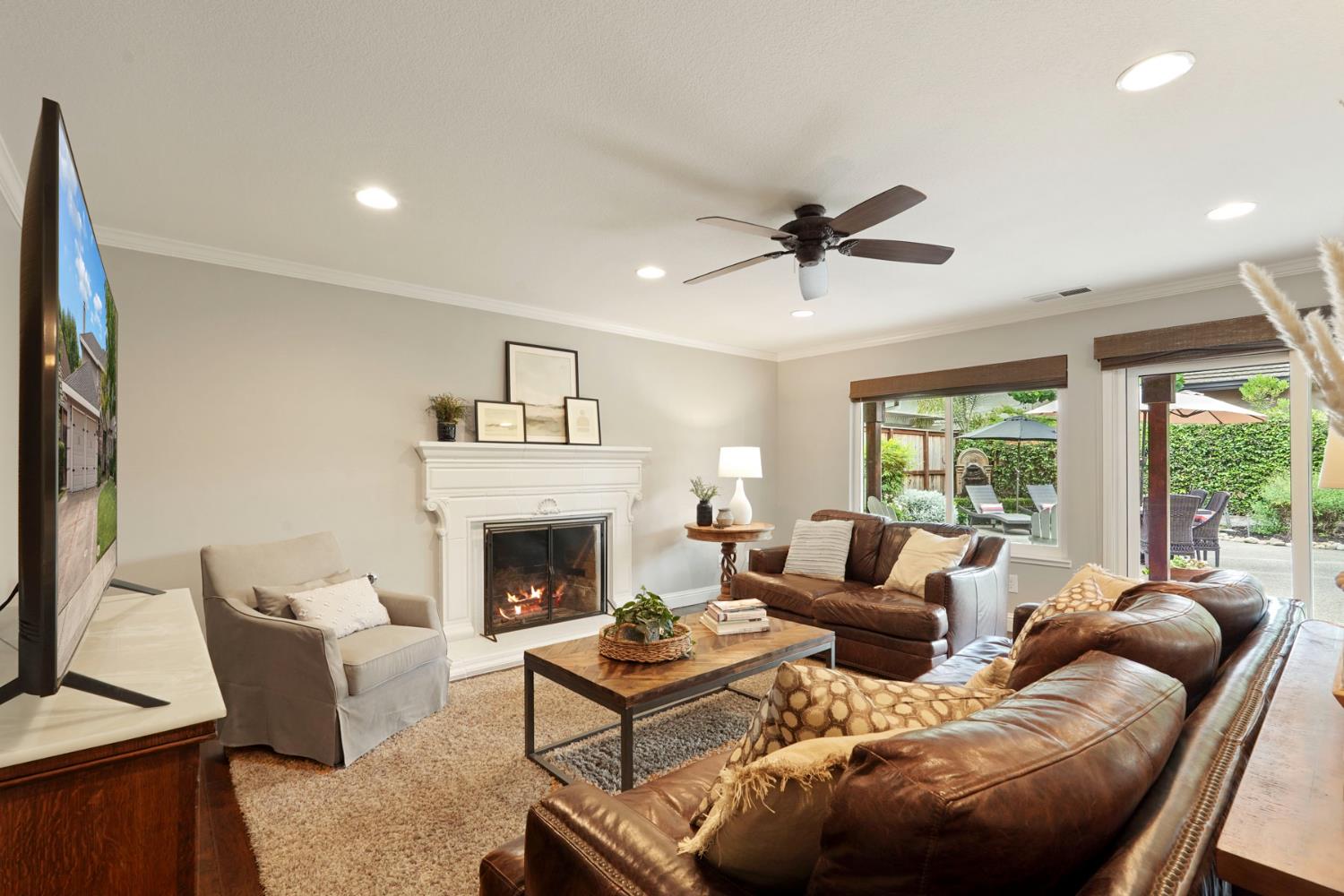 Detail Gallery Image 4 of 50 For 525 Vista Rio Ct, Woodbridge,  CA 95258 - 4 Beds | 3 Baths