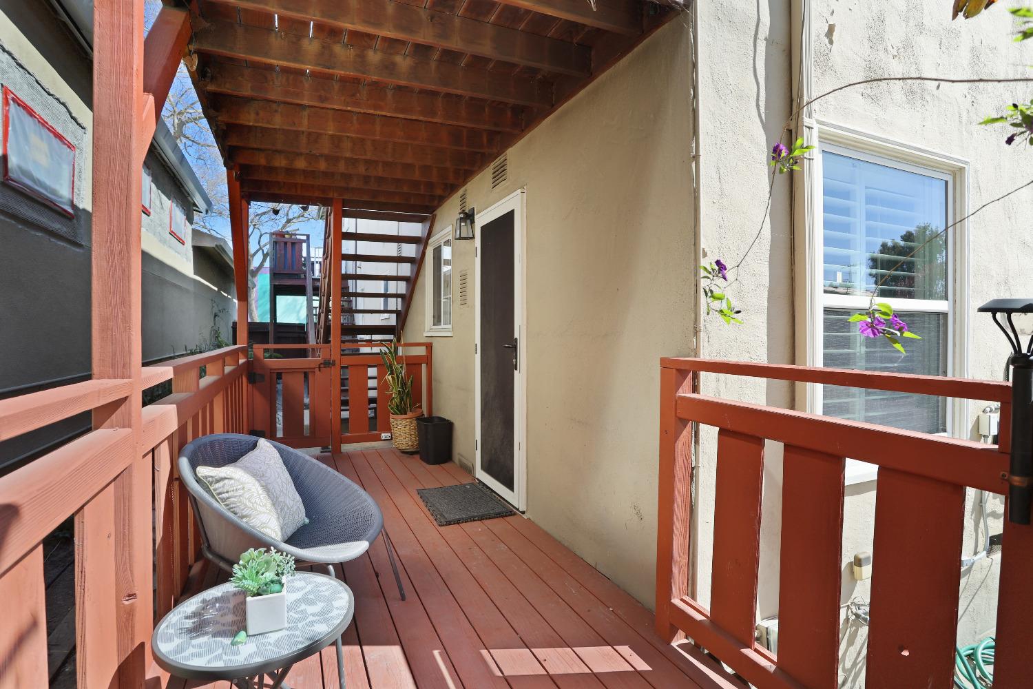 Detail Gallery Image 21 of 27 For 1644 San Pablo Ave #D,  Berkeley,  CA 94702 - 1 Beds | 1 Baths