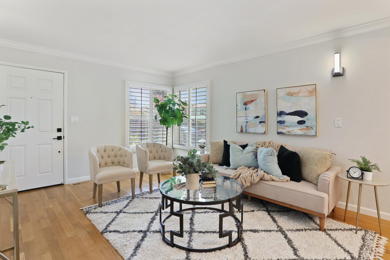 Detail Gallery Image 1 of 27 For 1644 San Pablo Ave #D,  Berkeley,  CA 94702 - 1 Beds | 1 Baths