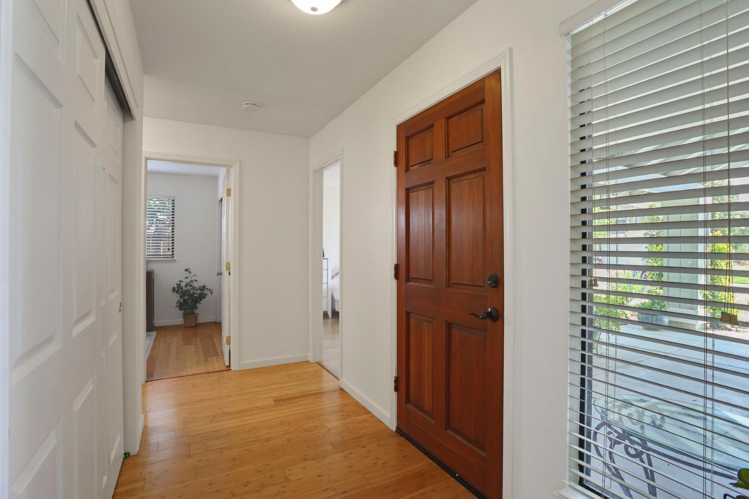 Detail Gallery Image 13 of 30 For 403 Valley Ave, Lodi,  CA 95240 - 3 Beds | 2 Baths