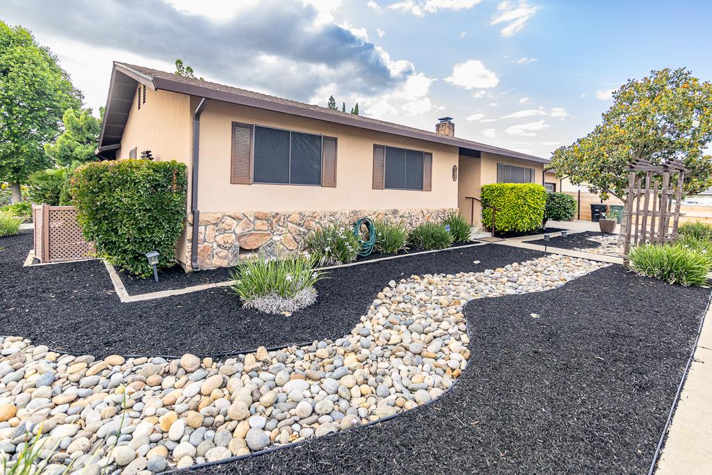 Detail Gallery Image 2 of 46 For 421 Becky Way, Waterford,  CA 95386 - 3 Beds | 2 Baths