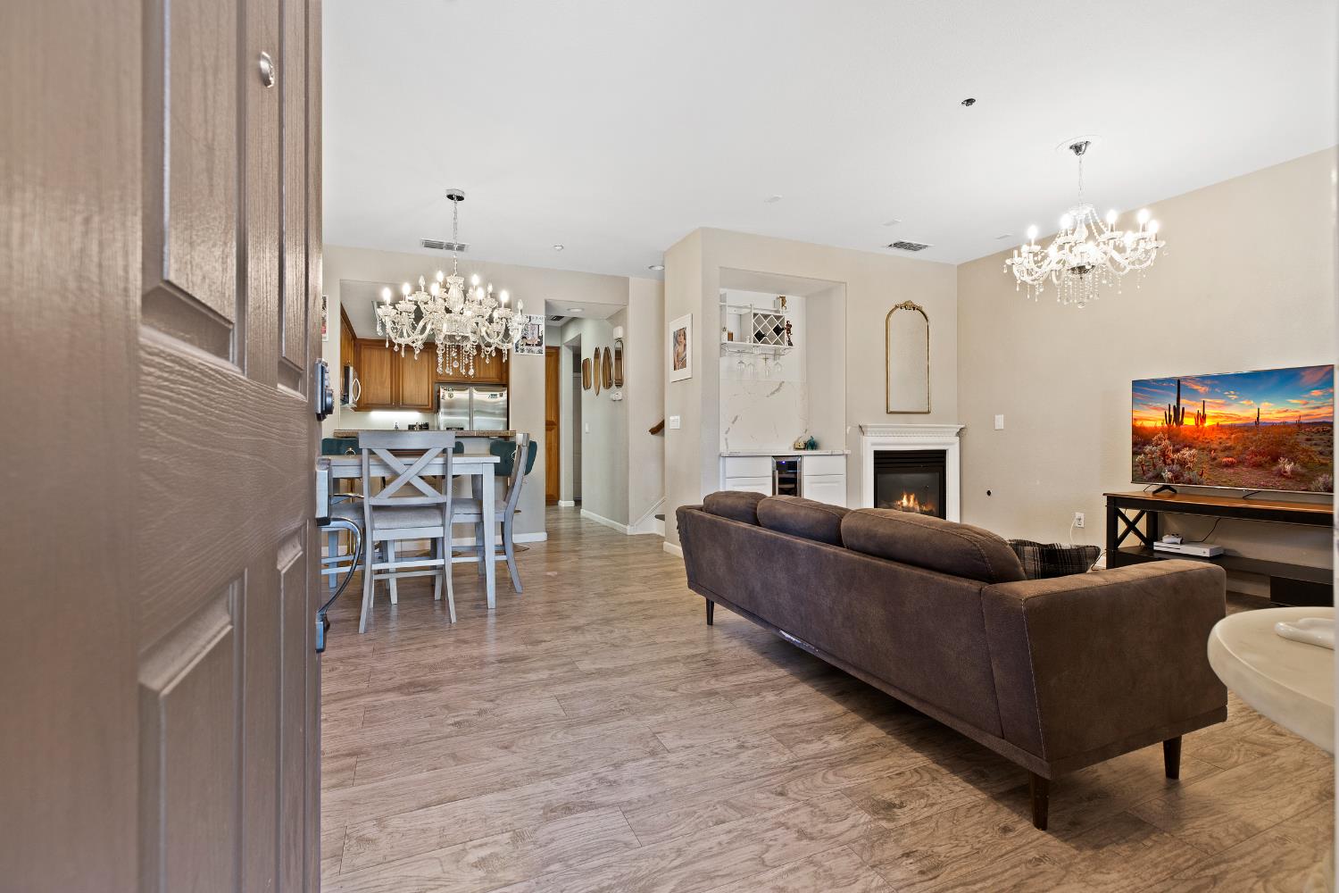 Detail Gallery Image 8 of 44 For 980 Silver Spur Cir #43,  Oakdale,  CA 95361 - 3 Beds | 2/1 Baths