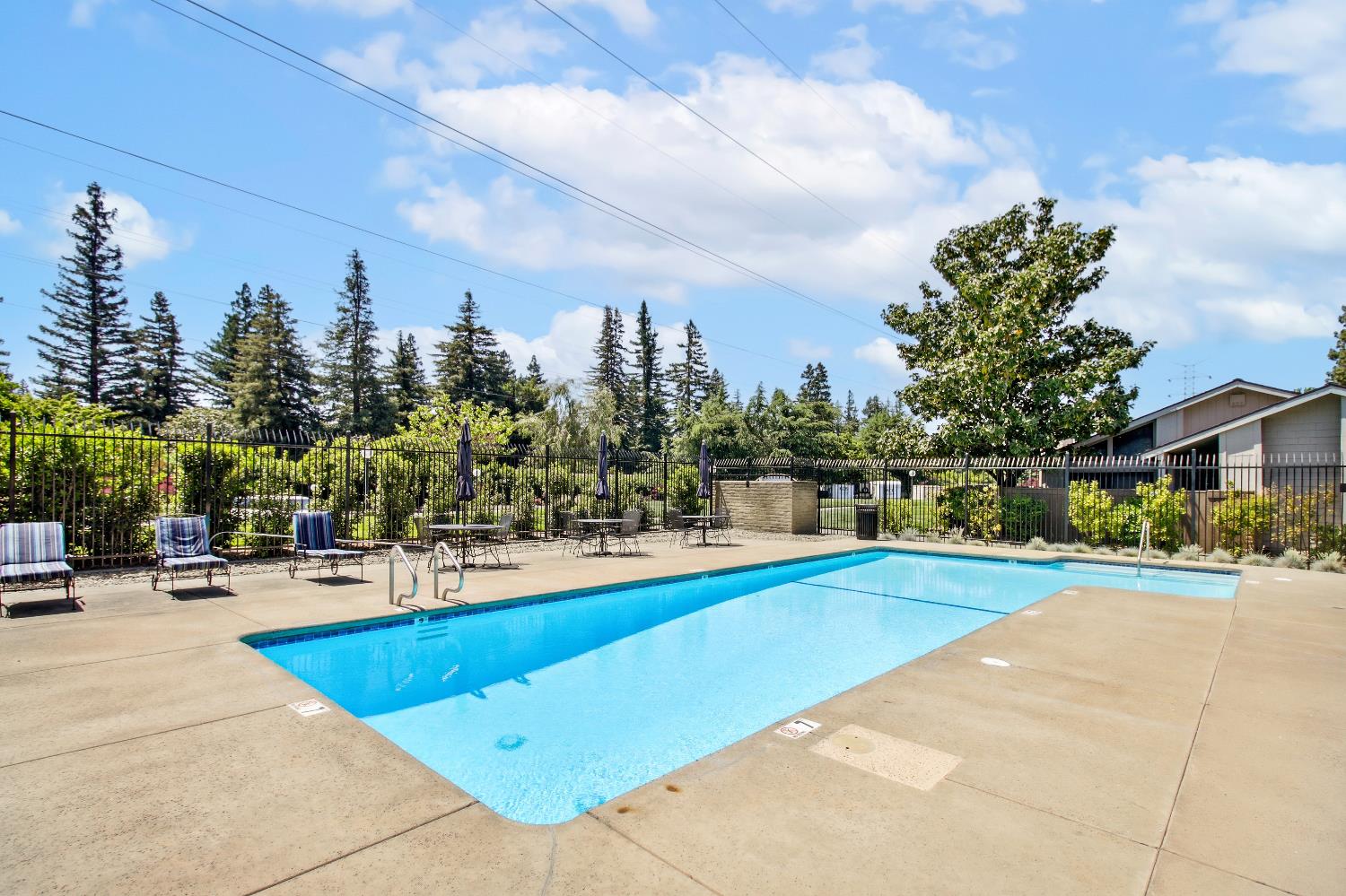 Detail Gallery Image 56 of 59 For 306 East Ranch Rd, Sacramento,  CA 95825 - 2 Beds | 2 Baths