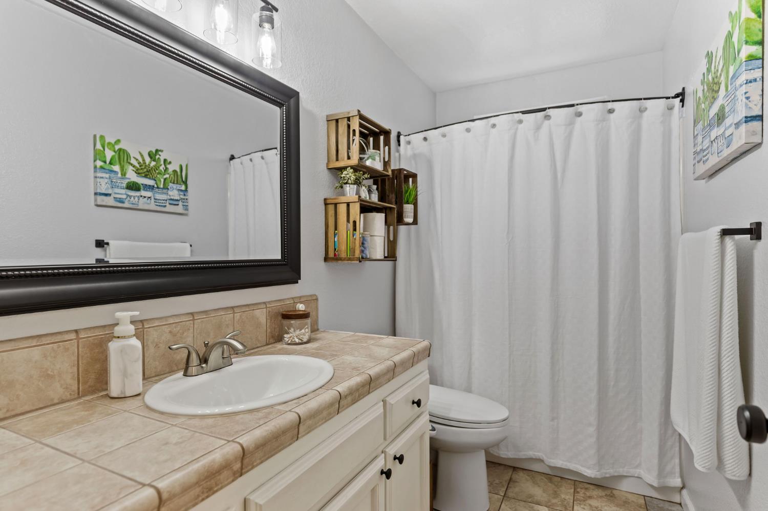 Sandra Court, Lincoln, California image 18